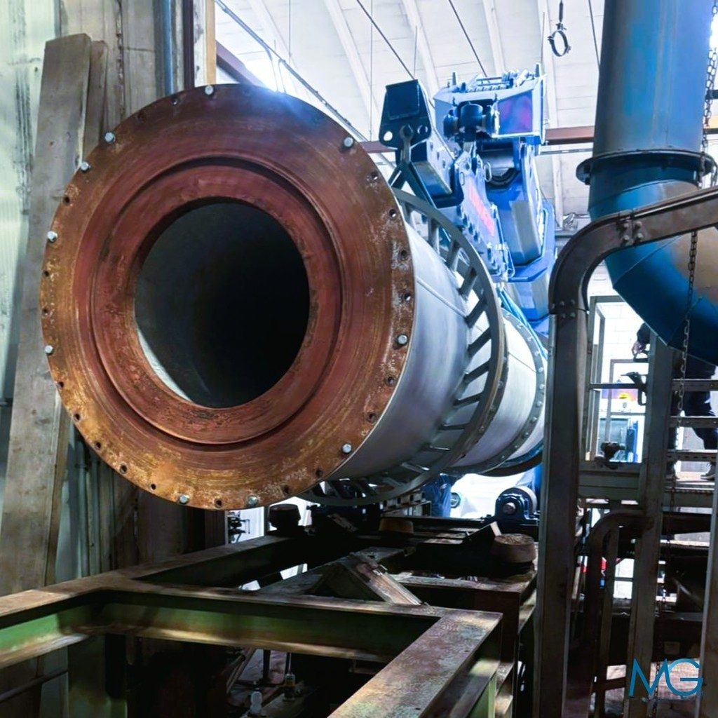 Riposizionamento del forno rotativo sul piano d'appoggio definitivo e sigillatura refrattaria delle giunzioni